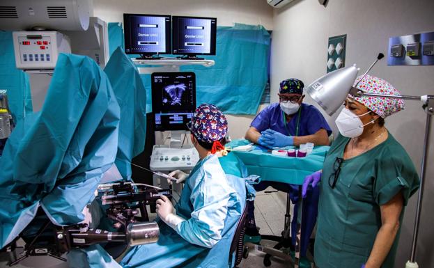 Los hospitales de Granada incorporan la biopsia por fusión para un diagnóstico más preciso del cáncer de próstata