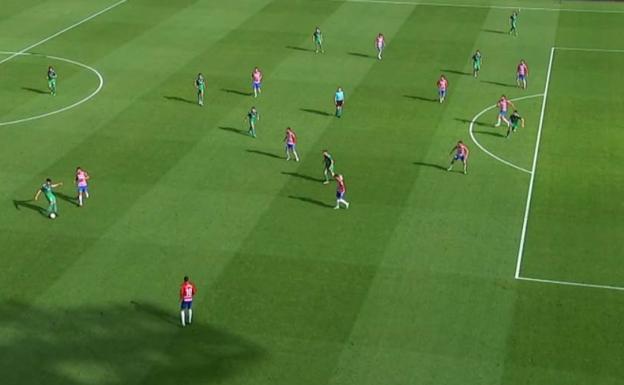 Los dos primeros goles del encuentro se anularon correctamente por fuera de juego