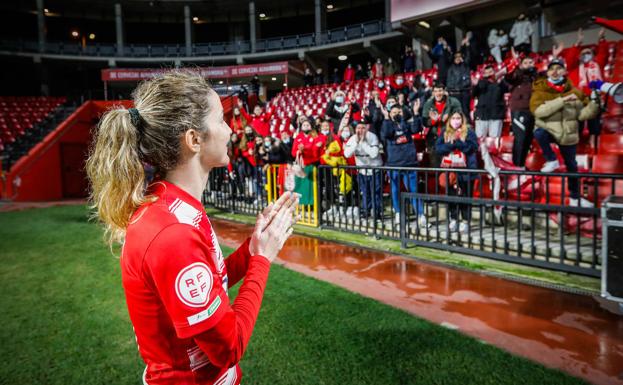 La afición se deja enamorar por un Granada sin apellido