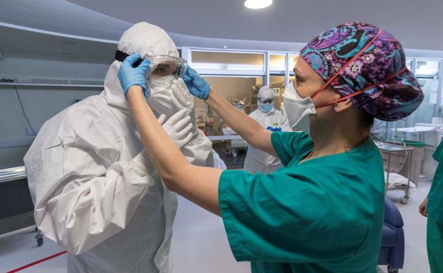 Descienden levemente las hospitalizaciones covid en Almería