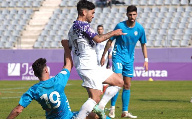 El líder doblega al Real Jaén