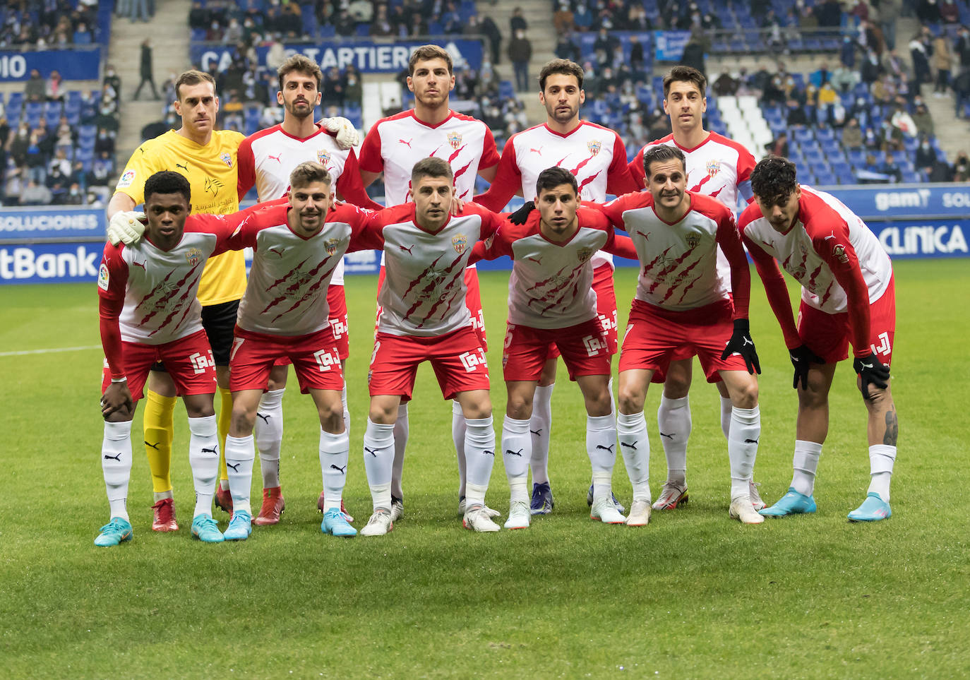 La clasificación de Segunda, en un pañuelo, con seis plazas en diez puntos