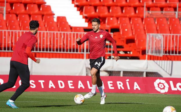 Con la vuelta de Carriço al Almería, llega la experiencia al grupo