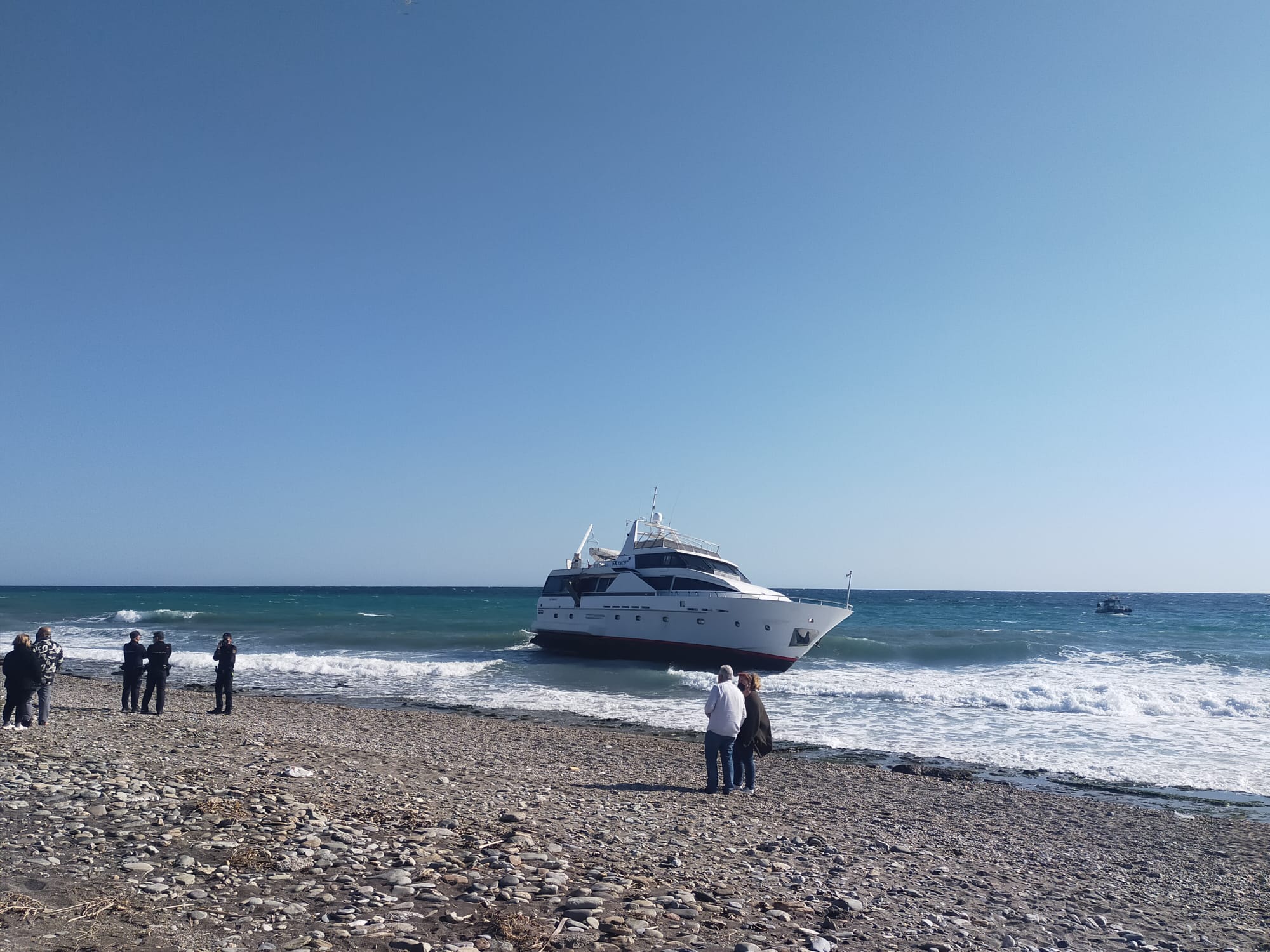 El precio que tiene desguazar el yate varado en Carchuna