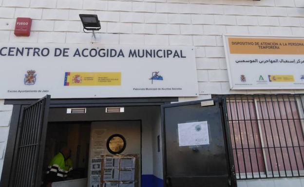 Los temporeros acogidos en la capital han bajado un 15% en esta campaña