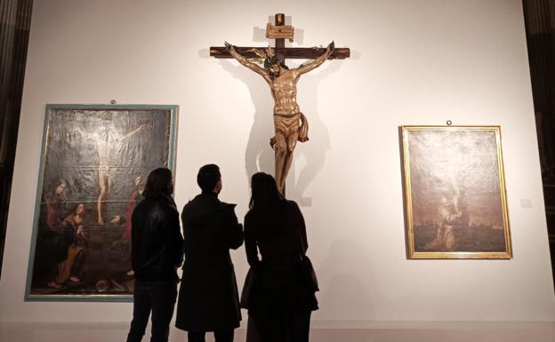 La crucifixión de Cristo, devoción y arte bajo la bendición de la Catedral