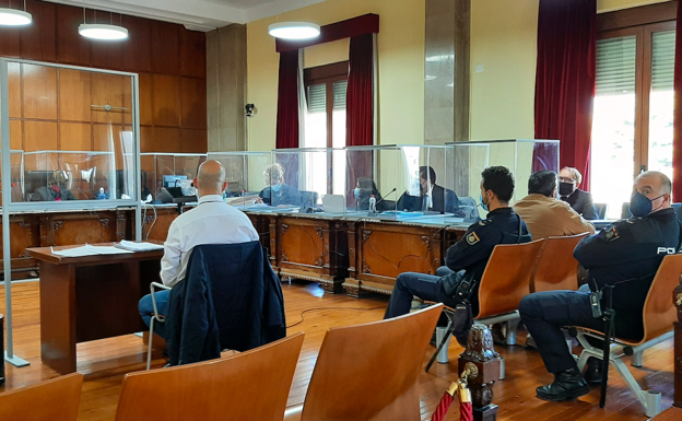 El psicólogo de la defensa insiste en que el acusado de degollar a su hermana lo hizo «sin conciencia»