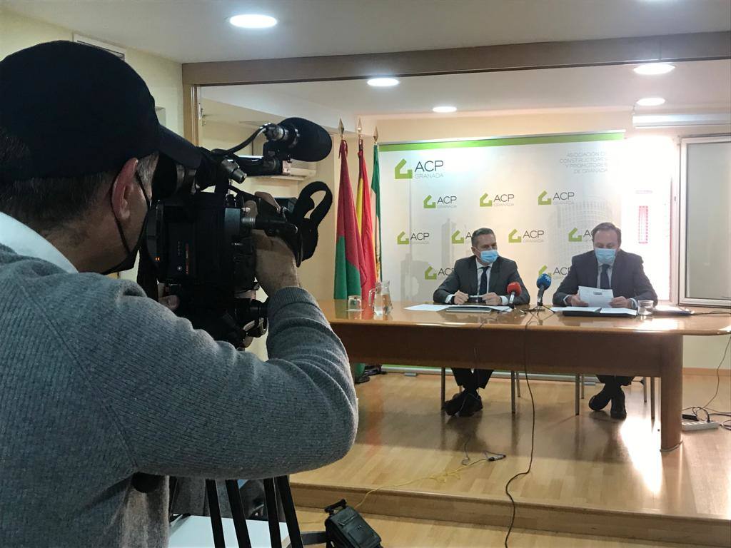 Granada está a la cola de Andalucía en inversión en obra pública por habitante