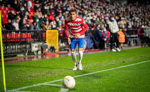 Robert Moreno da paso a la juventud en la columna vertebral rojiblanca