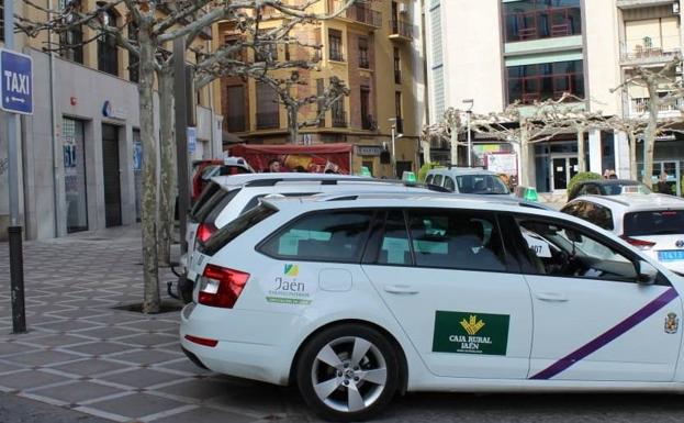 25 jienenses aspiran a tener el permiso de taxi, previo examen sobre la ciudad