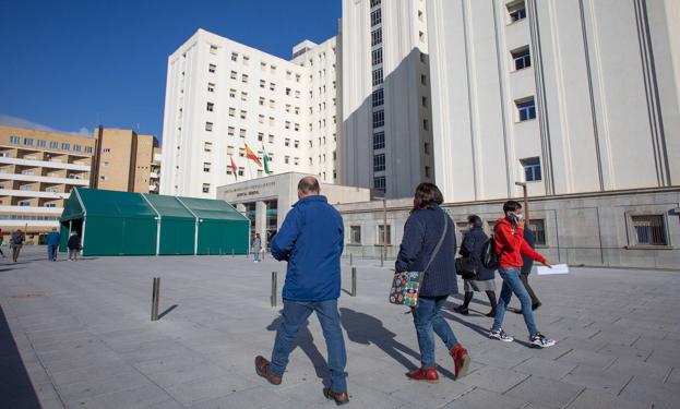 Granada registra la cifra de hospitalizados más baja de lo que va de año