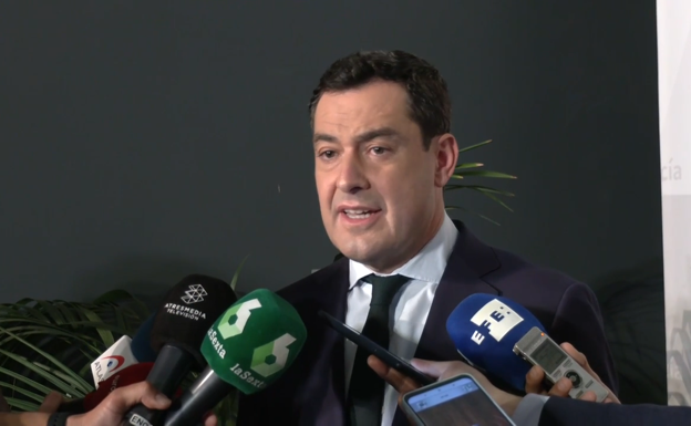 Juanma Moreno reclama una salida rápida a la crisis del PP y se alinea con la posición de Feijóo