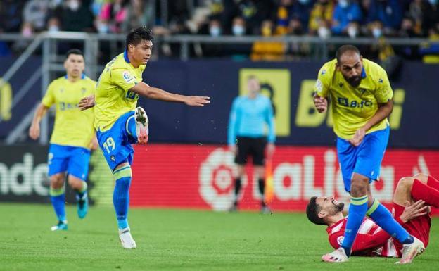 Arzamendia, quien marcó a los nazaríes, alternativa a Espino