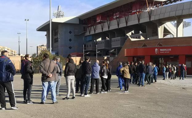 El Granada abarata en taquilla las entradas de los fondos contra el Cádiz