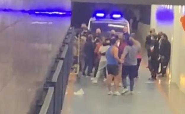 Aviso urgente de la Policía Local para encontrar a este Seat fugado en Granada tras un accidente