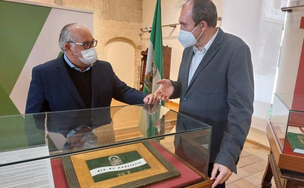 Exposición de la bibliografía sobre Andalucía con motivo del 28F