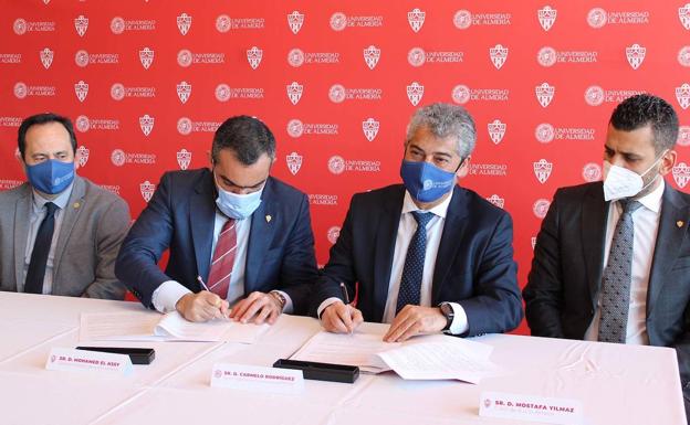 La UD Almería abre sus puertas para que los universitarios amplíen su formación