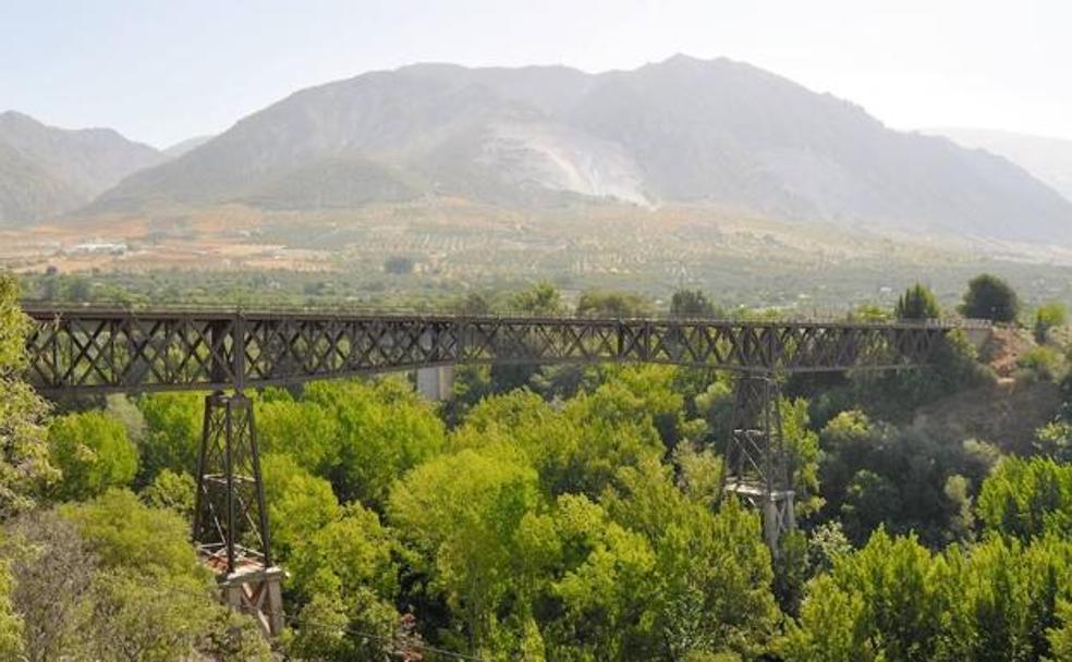 Una ruta por el agua y los puentes que cuentan la historia de Dúrcal