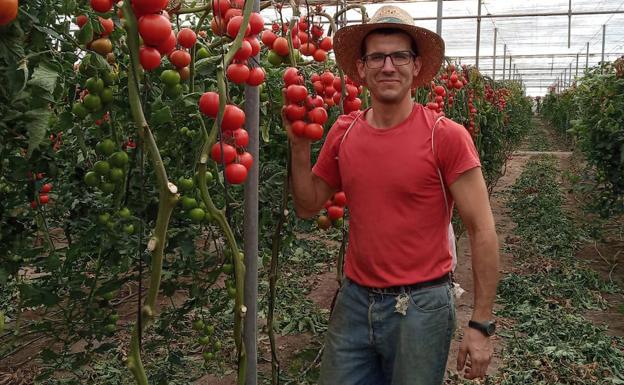 «Lo volvería a hacer, es más me arrepiento de no haber empezado antes en la agricultura»