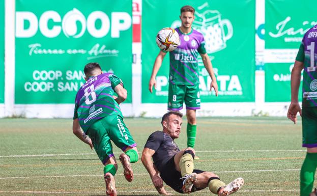 Tercer tropiezo consecutivo de un Mancha Real cerca del peligro