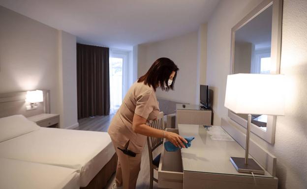 La prórroga de los ERTE alivia a 1.393 trabajadores de Granada, la mitad de ellos del sector turístico