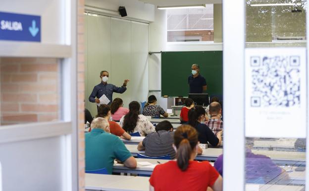 Educación busca profesores después de quedar 167 plazas sin cubrir en las últimas oposiciones