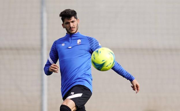 Los dos gaditanos rojiblancos apuntan a la titularidad