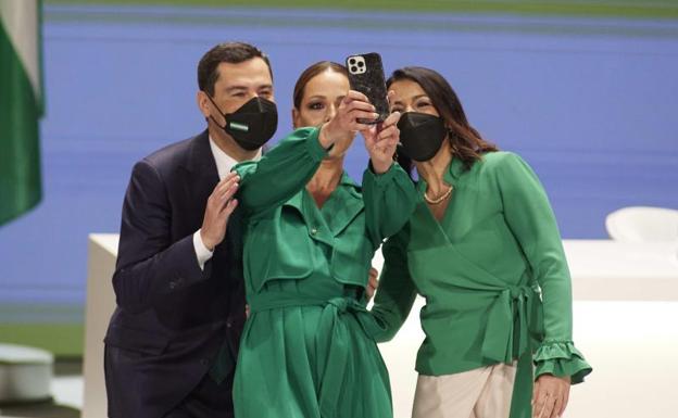 Juanma Moreno asegura que la recuperación está en marcha y que Andalucía aspira a liderarla