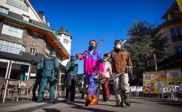Trece pueblos como Salobreña o Monachil recibirán ayuda para mejorar sus zonas comerciales
