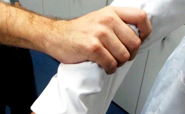 El Colegio de Enfermería denuncia una agresión a dos sanitarios en Mengíbar