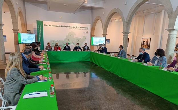 La Junta inicia el diseño de la movilidad del área metropolitana de los próximos años
