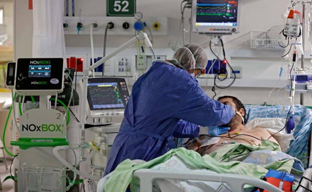 Ómicron dejóen febrero cuatro muertos de mediaal día en la provincia