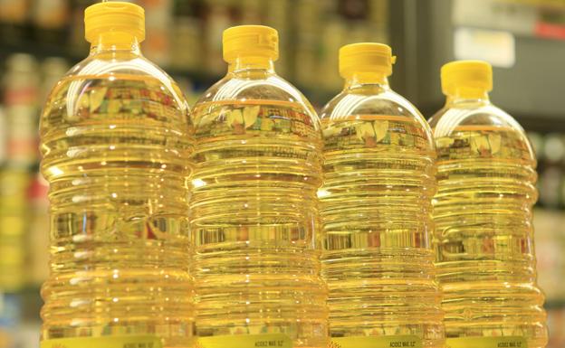 Los supermercados limitan la venta de aceite de girasol debido al desabastecimiento de Ucrania