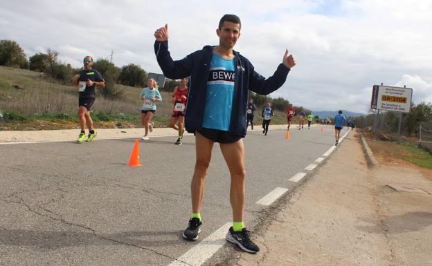 Manuel Santiago vuelve al Gran Premio a lo campeón en Iznalloz