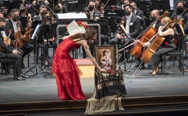 Un nuevo renacer eleva a Concha Robles a la categoría de mito por la igualdad