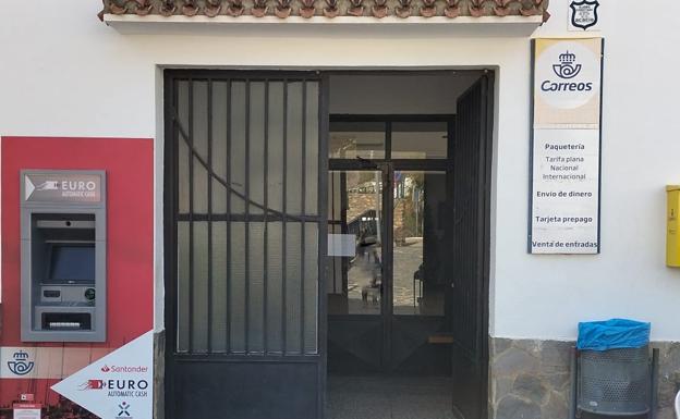 Gérgal ya tiene en su oficina de Correos un cajero para sacar dinero en el pueblo