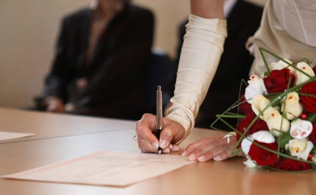 Los matrimonios jienenses consiguen sobrevivir a la crisis sanitaria de la covid