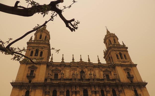 Jaén amanece de color sepia