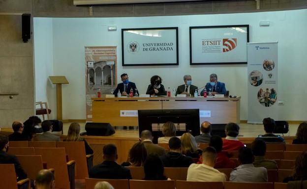 El consejero Rogelio Velasco respalda a Granada como sede de los centros de IA