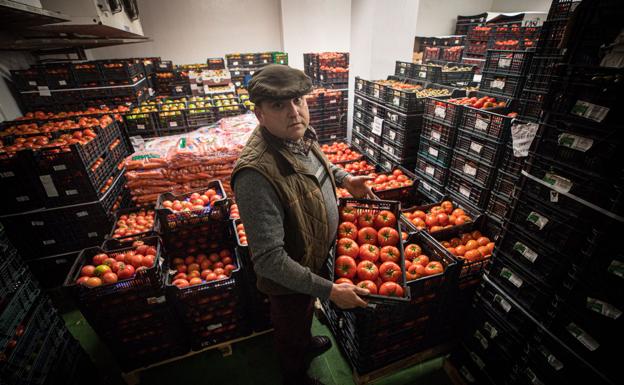Los negocios de MercaGranada estallan contra los piquetes: «Van a hundir a las fruterías y las tiendas de barrio»