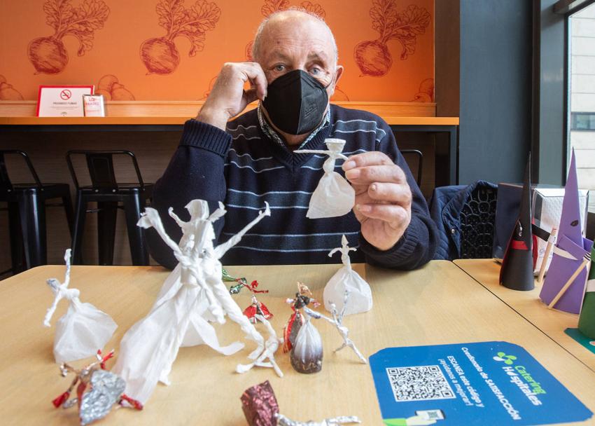 El misterioso artista de la cafetería del Hospital Clínico