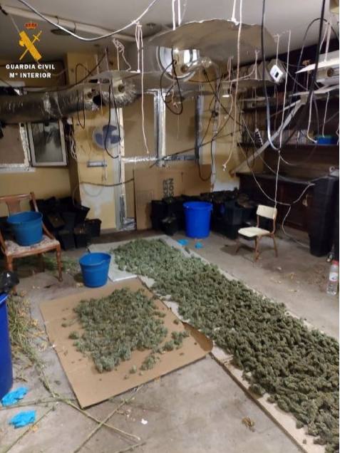 Un detenido en Almería por un delito contra la salud pública y otro de defraudación al fluido eléctrico