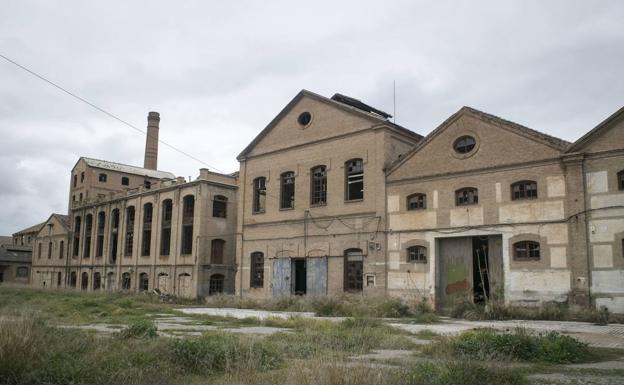 La UGR y el Ayuntamiento crean una comisión mixta sobre la Azucarera