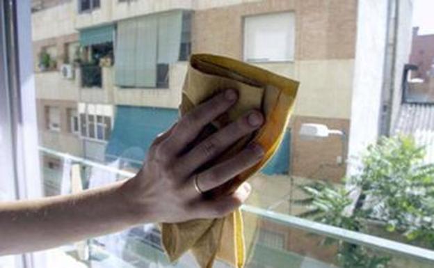 Aviso de la Seguridad Social a los empleados de hogar que trabajan menos de 60 horas al mes