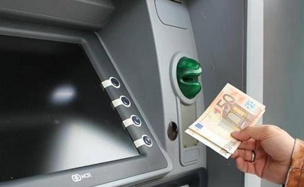 Estos son los 5 ingresos en bancos que se deben comunicar a Hacienda obligatoriamente