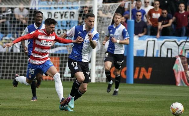 Neva cae lesionado en el minuto 56 de partido y tiene que ser sustituido