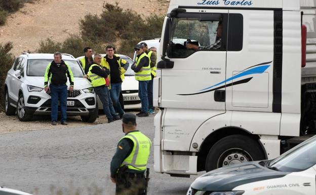 La presión del sector agrícola obliga al Gobierno a actuar contra los piquetes