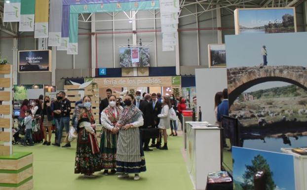 La Feria de los Pueblos supera las expectativas en su séptima edición con unos 18.000 visitantes