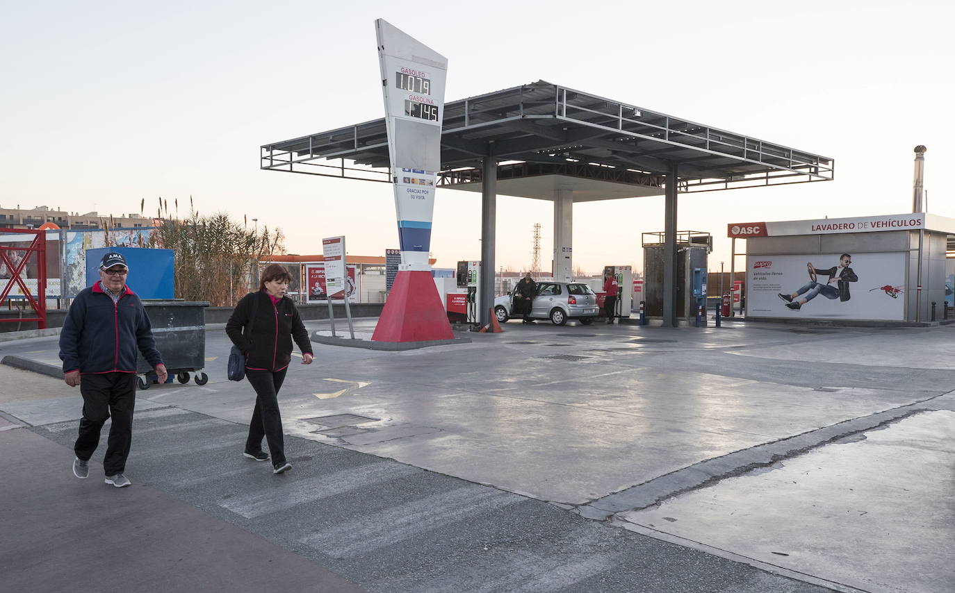 Precio de la gasolina y diésel en Almería: consulta qué gasolineras son más baratas hoy 23 de marzo