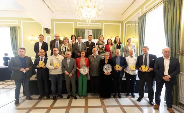 La Academia Andaluza de Gastronomía entrega en Granada sus premios del 2022